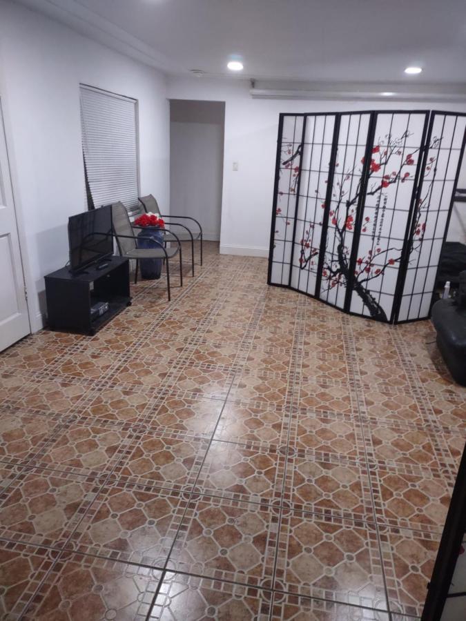 Omar'S Place - Shared Rooms 迈阿密 外观 照片
